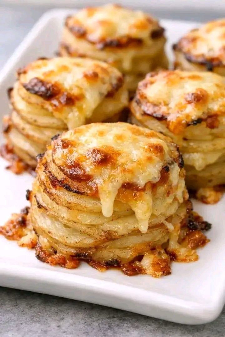 Oven-Baked Cheesy Potato Stacks 1775309277807